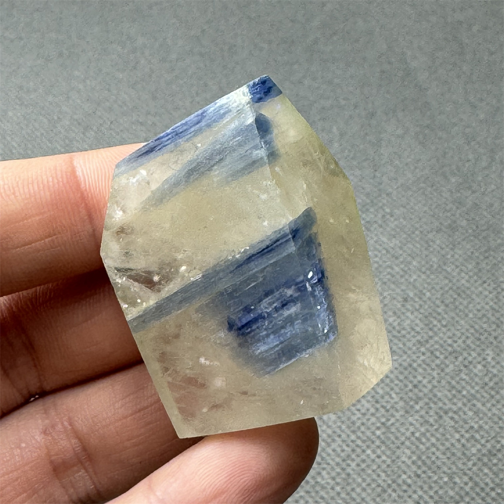 Renewable Energy Resources - Cianita azul de cristal Natural, cuarzo